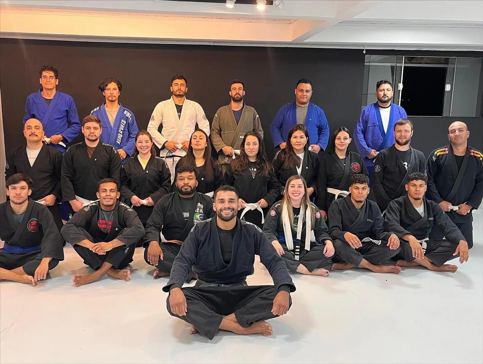 Turma adulta de Jiu-Jitsu em Pinhais